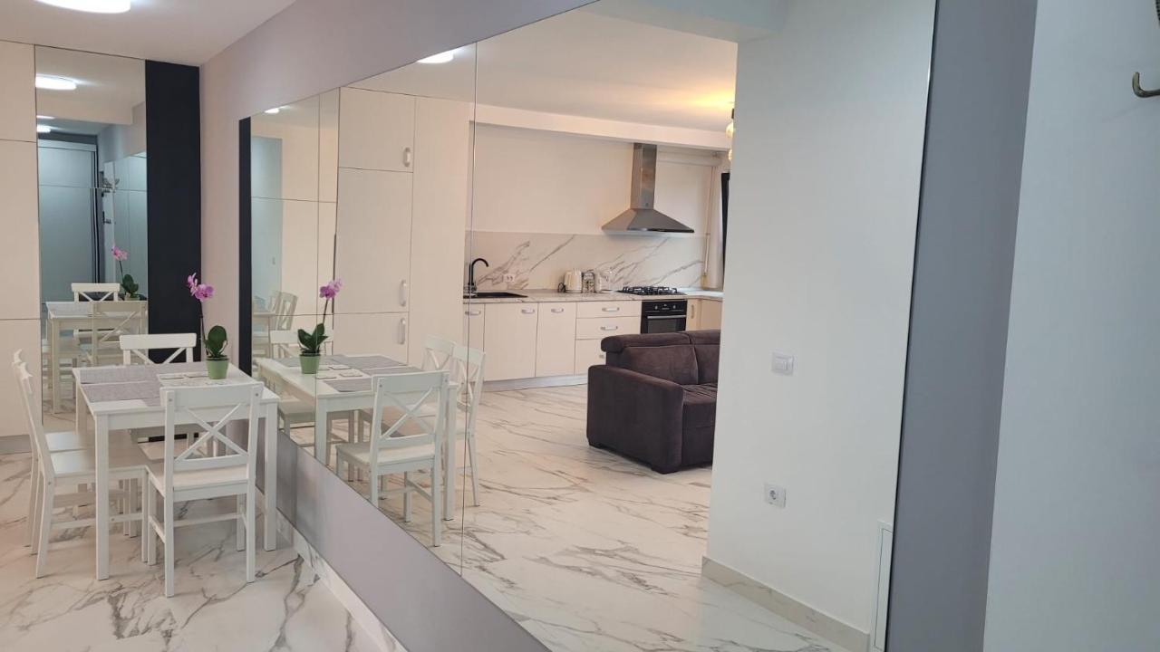 Magic Mirror Apartamento Satu Mare Exterior foto