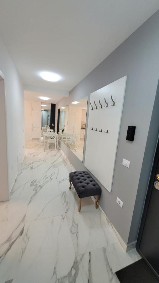 Magic Mirror Apartamento Satu Mare Exterior foto
