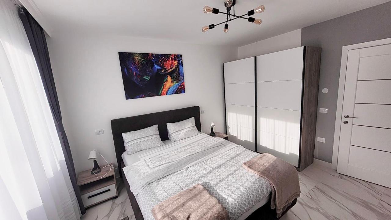 Magic Mirror Apartamento Satu Mare Exterior foto
