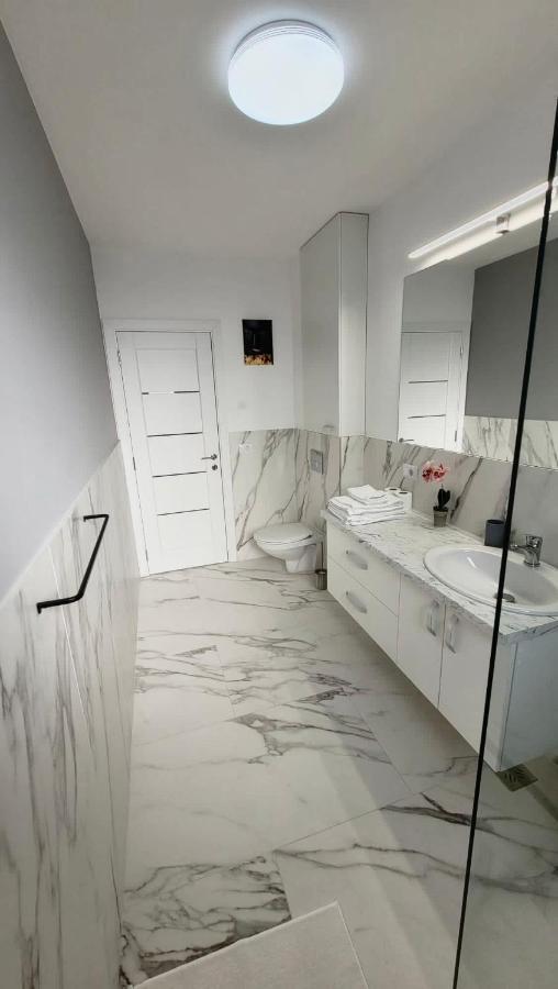 Magic Mirror Apartamento Satu Mare Exterior foto
